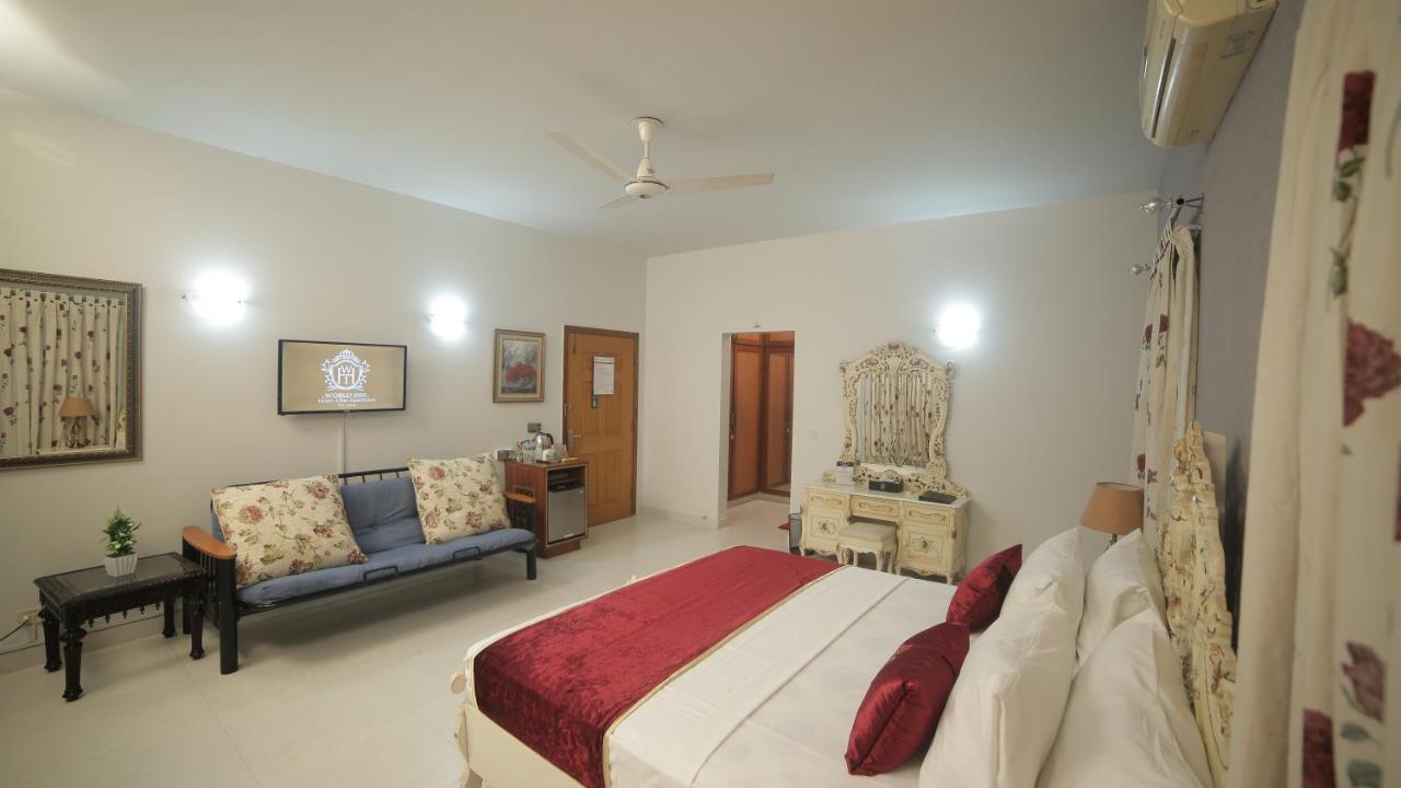 Four Squares Karachi B&B 외부 사진