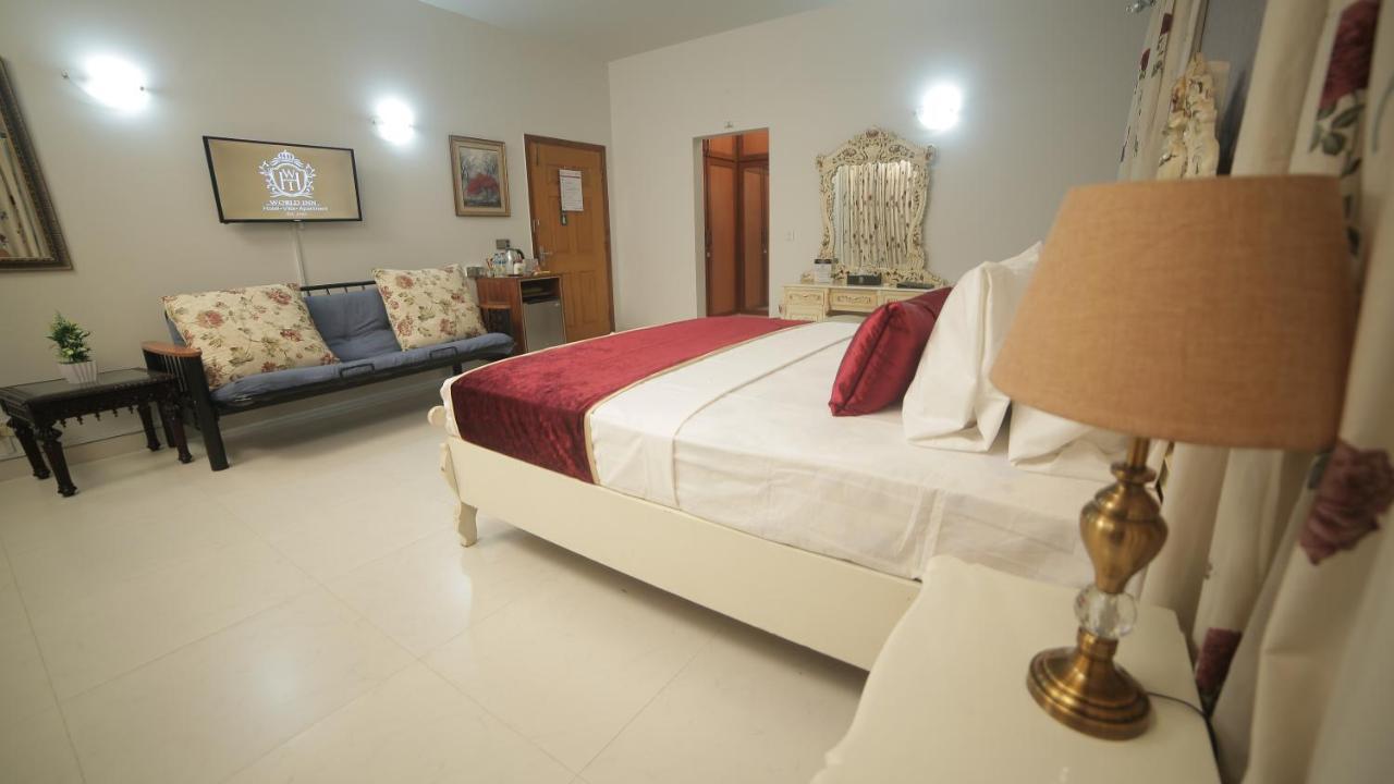 Four Squares Karachi B&B 외부 사진