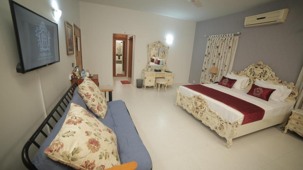 Four Squares Karachi B&B 외부 사진