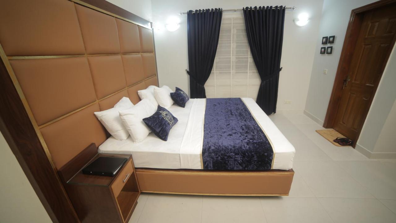 Four Squares Karachi B&B 외부 사진