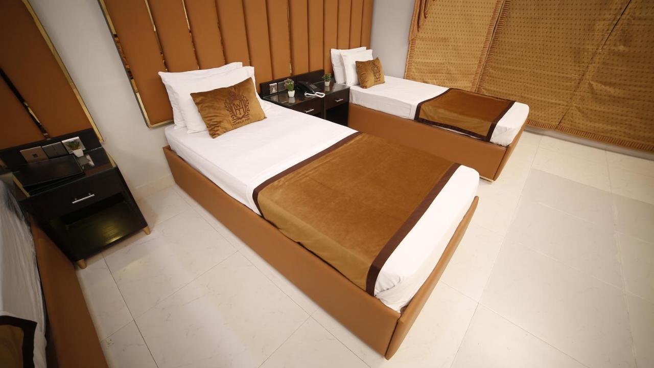 Four Squares Karachi B&B 외부 사진