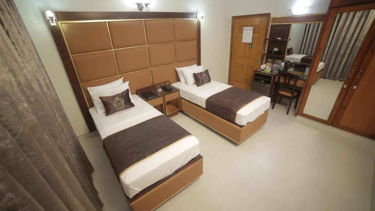 Four Squares Karachi B&B 외부 사진