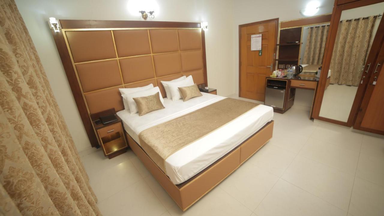 Four Squares Karachi B&B 외부 사진
