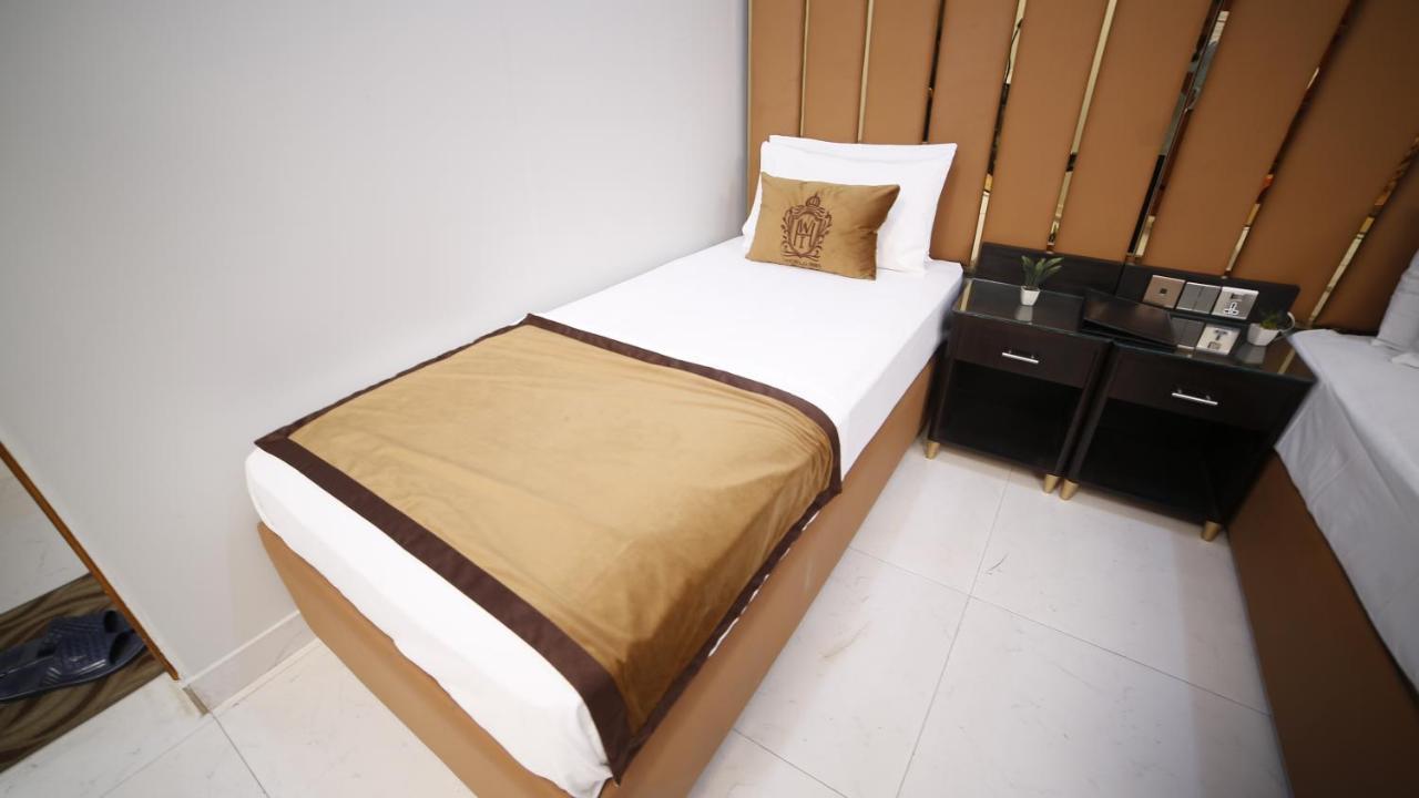 Four Squares Karachi B&B 외부 사진