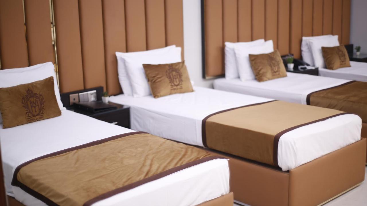 Four Squares Karachi B&B 외부 사진