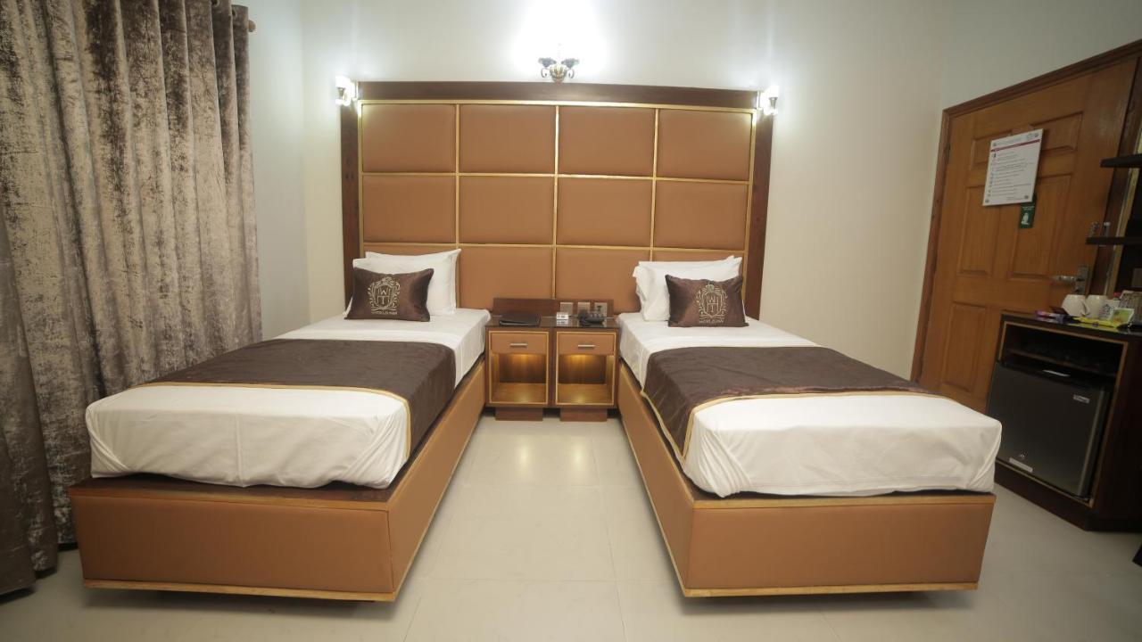 Four Squares Karachi B&B 외부 사진