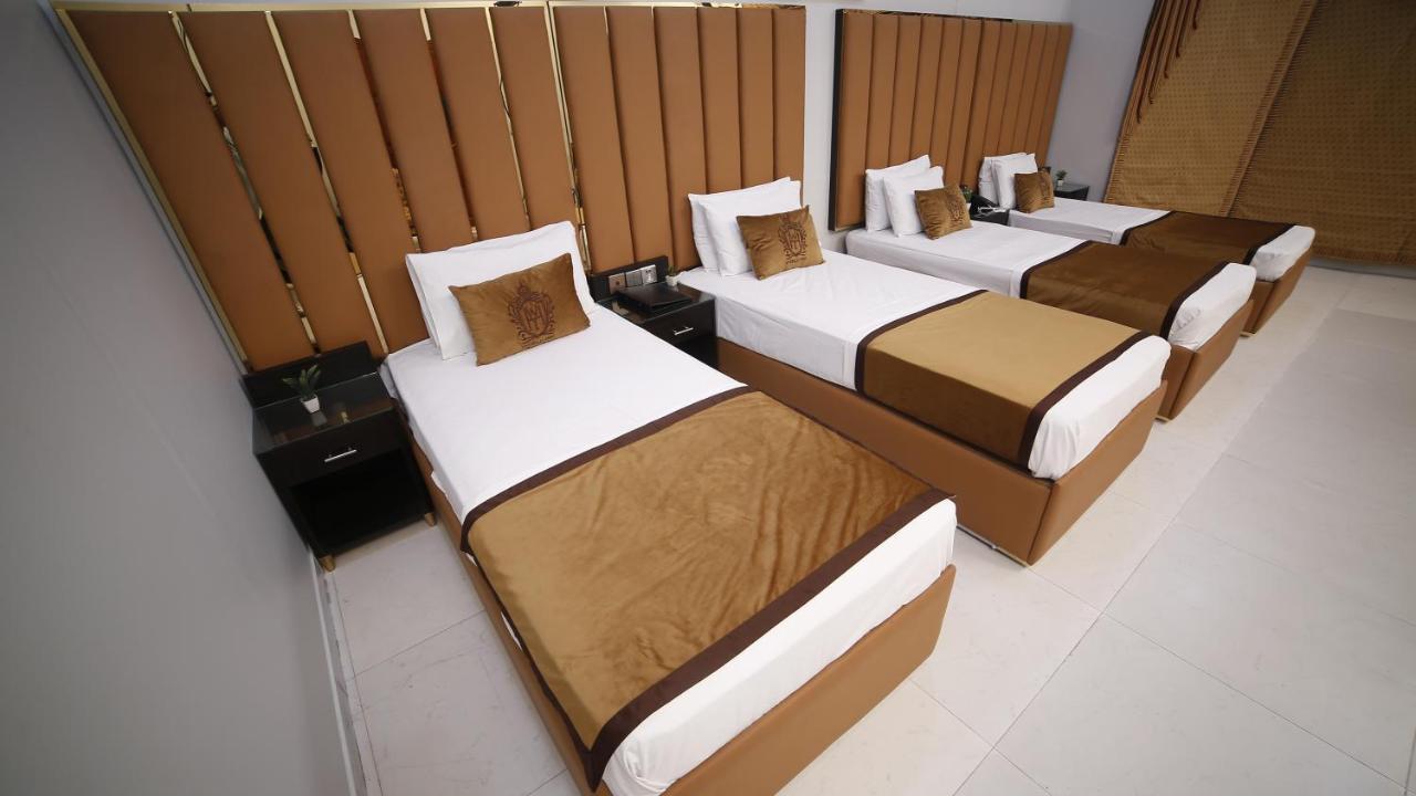 Four Squares Karachi B&B 외부 사진