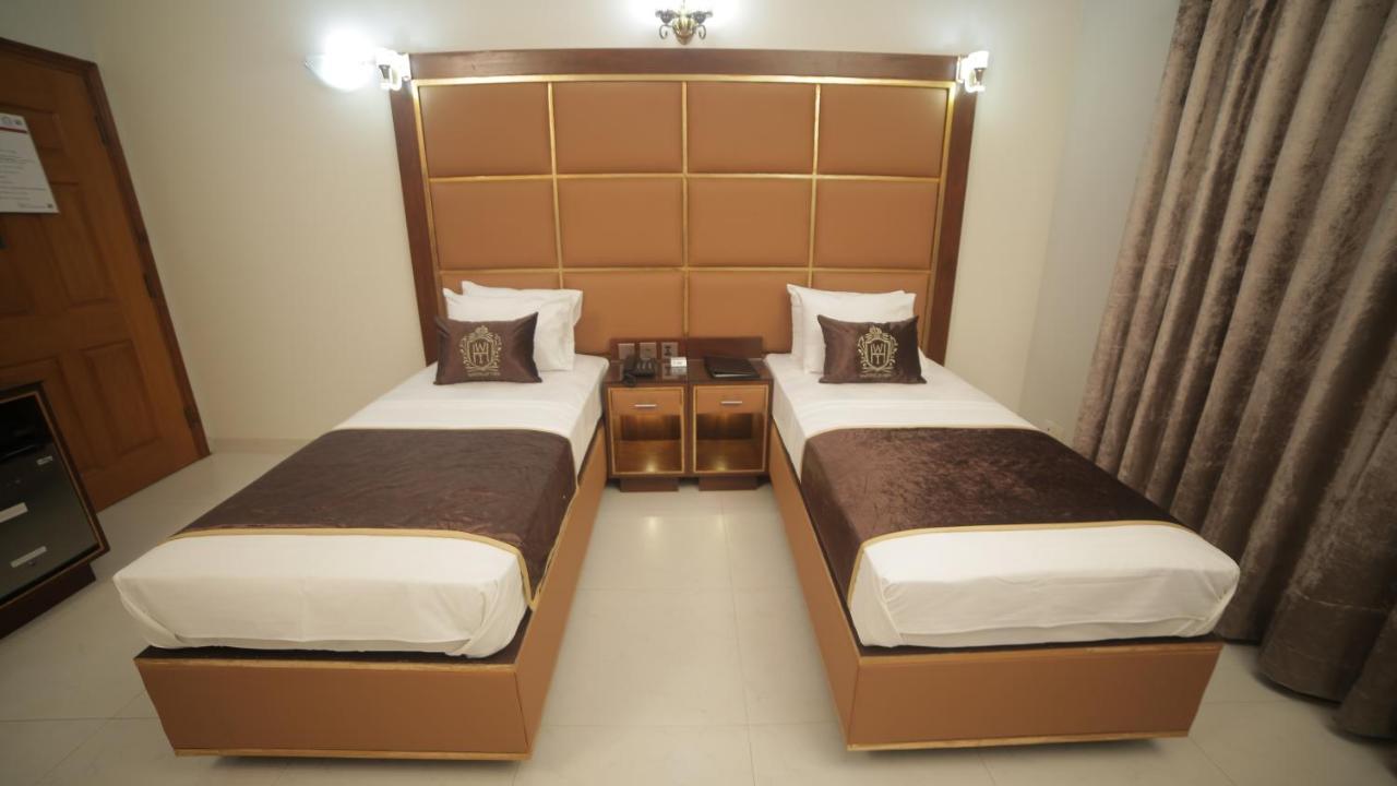 Four Squares Karachi B&B 외부 사진