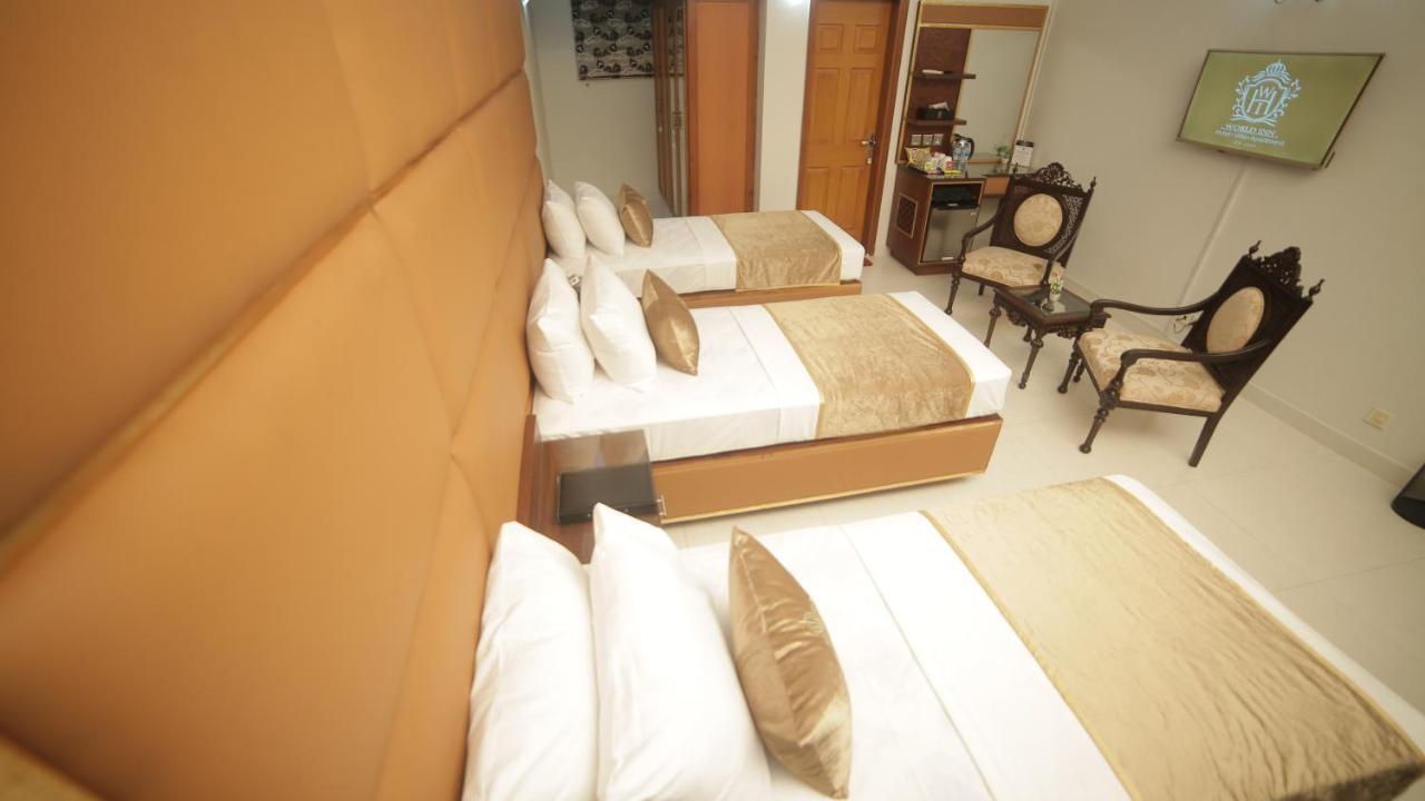 Four Squares Karachi B&B 외부 사진