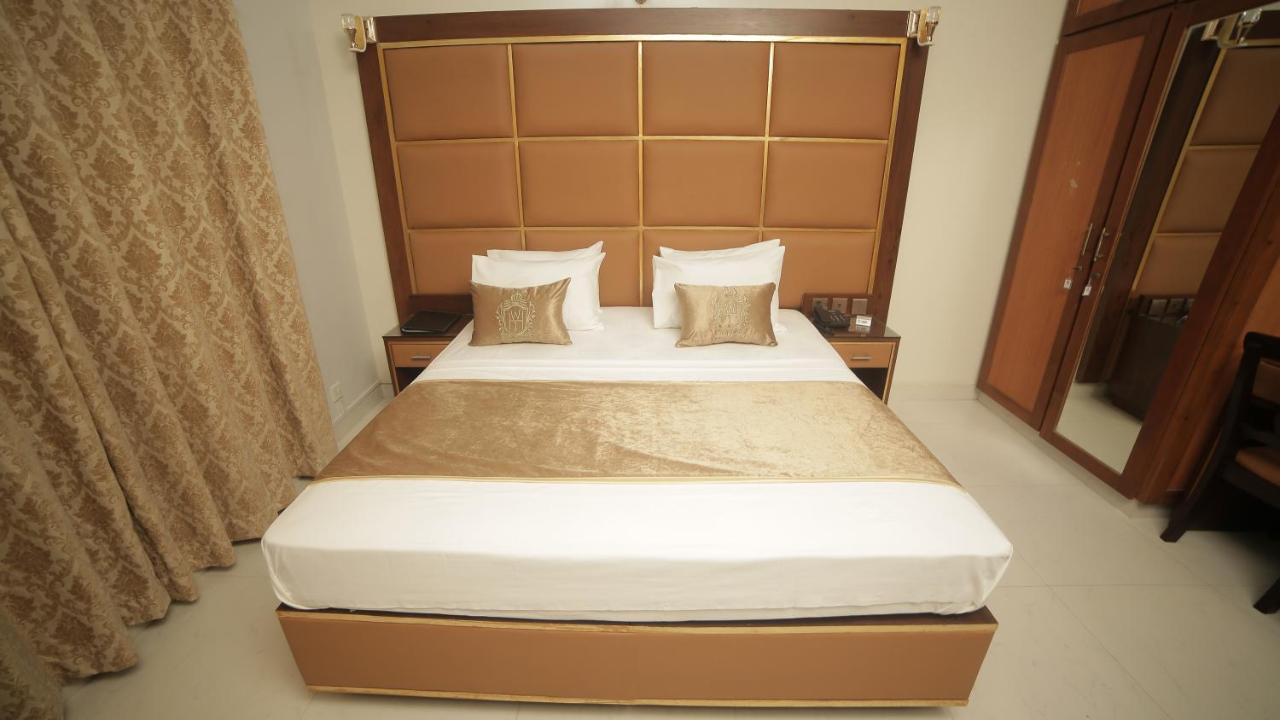 Four Squares Karachi B&B 외부 사진