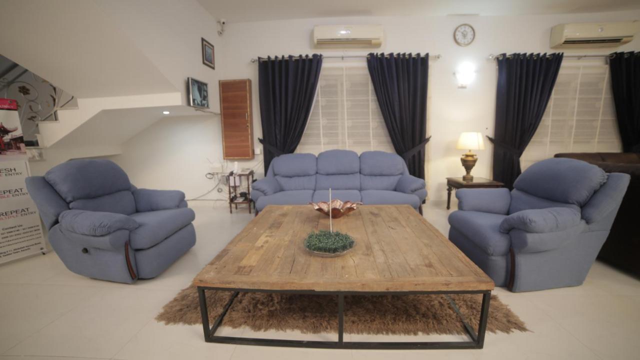 Four Squares Karachi B&B 외부 사진