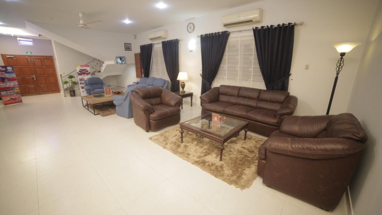 Four Squares Karachi B&B 외부 사진